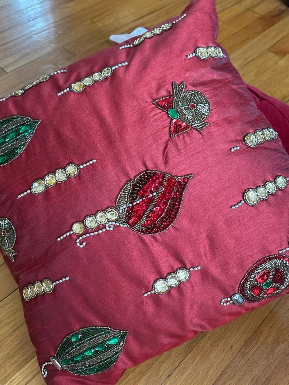 New set of two Christmas Kim Seybert Holiday Christmas decorative beaded pillow